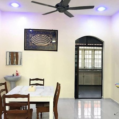 Family Homestay Kuala Terengganu Exterior photo