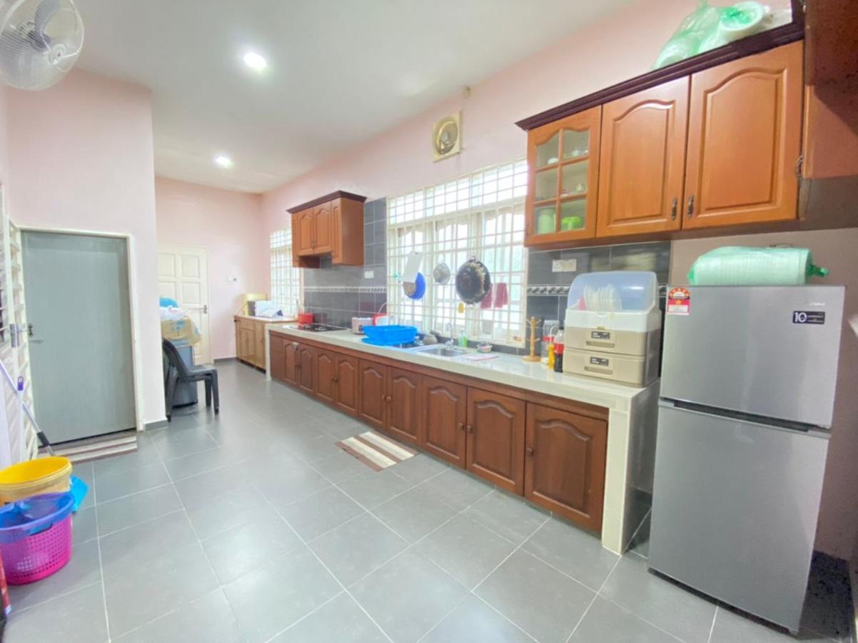 Family Homestay Kuala Terengganu Exterior photo