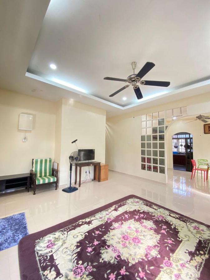 Family Homestay Kuala Terengganu Exterior photo