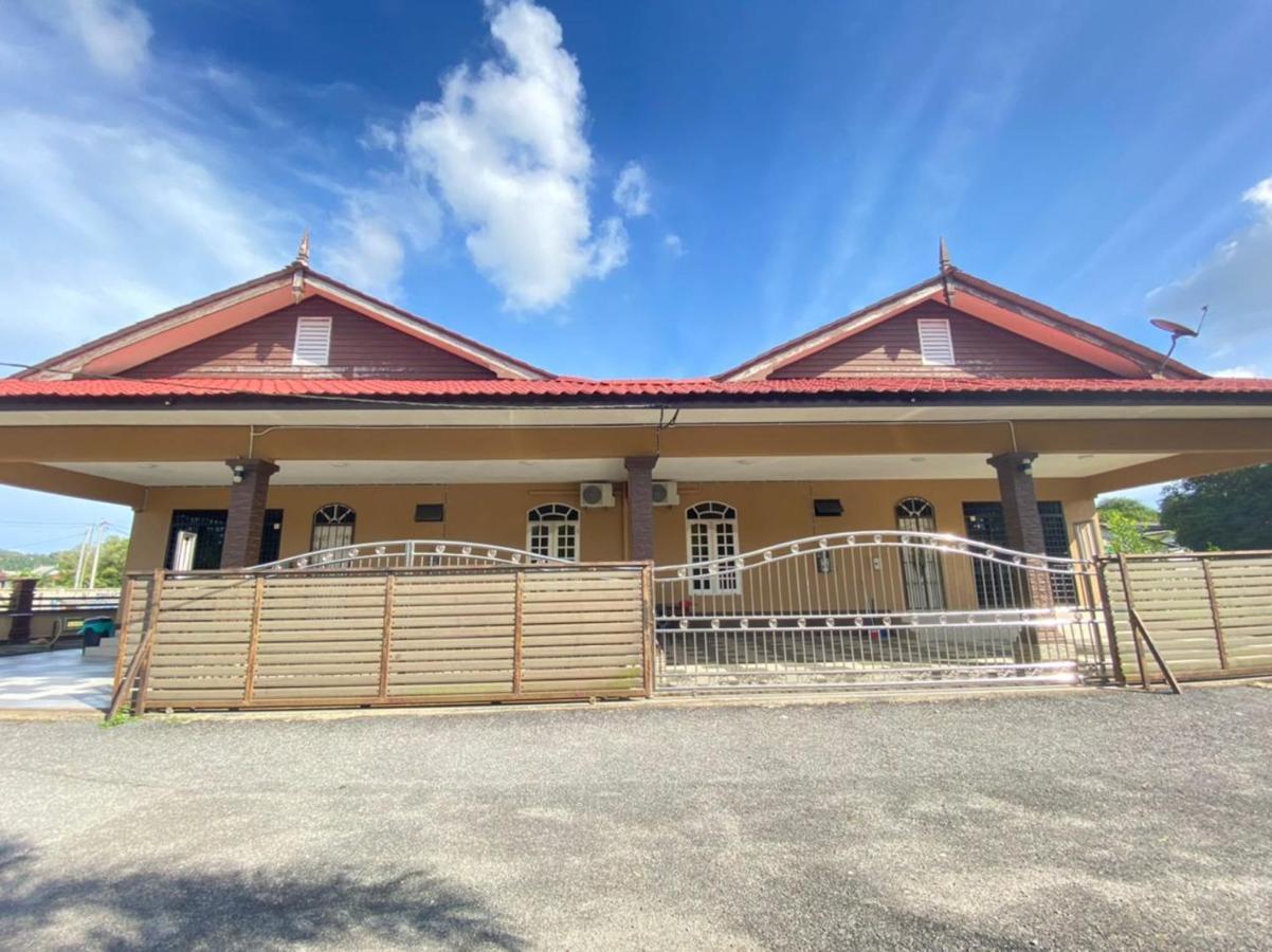 Family Homestay Kuala Terengganu Exterior photo