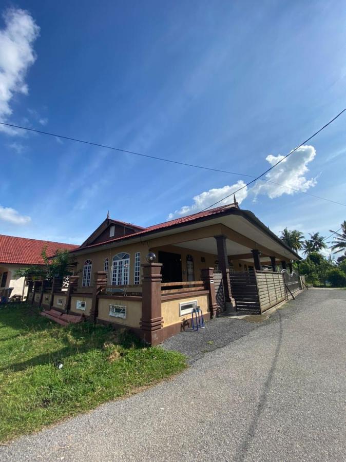 Family Homestay Kuala Terengganu Exterior photo