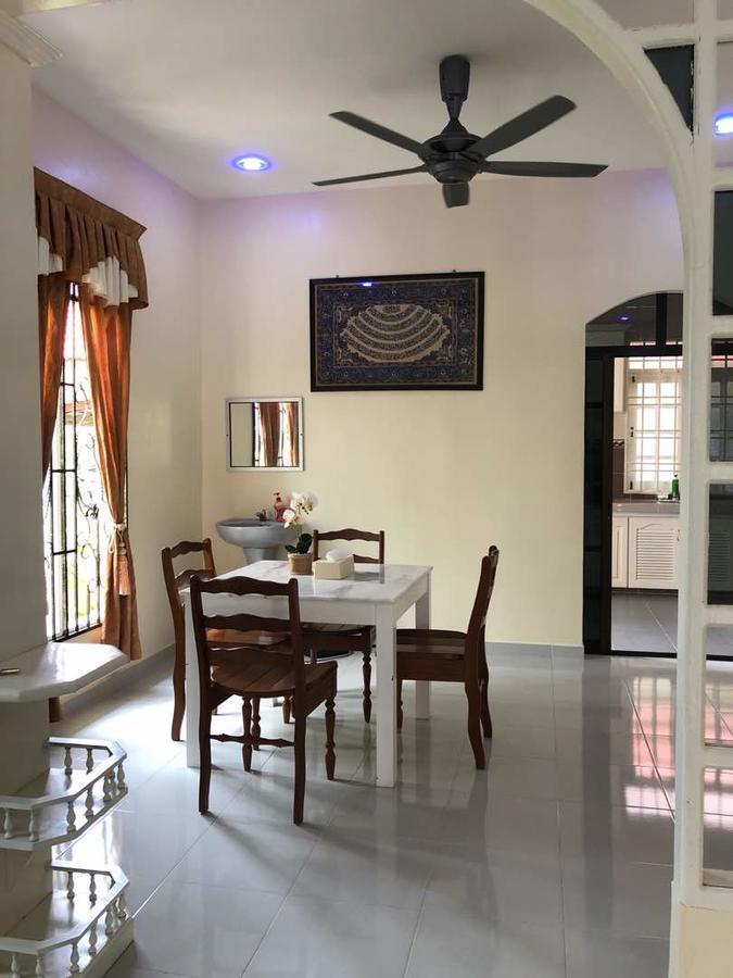 Family Homestay Kuala Terengganu Exterior photo